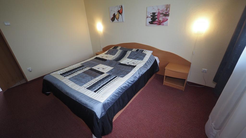 Karat Bed and Breakfast Malbork Buitenkant foto